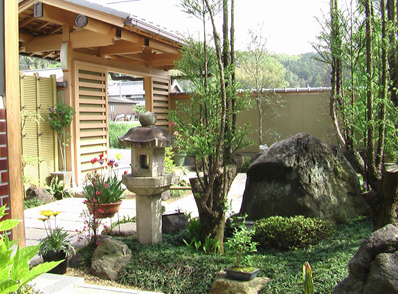庭木の植付 新家造園緑化 外構 造園 エクステリア 奈良県生駒市
